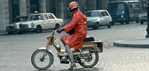 Oblíbený moped (ilustrační foto).