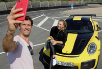 Tenistka Maria Šarapovová a bývalý jezdec F1 Mark Webber. 