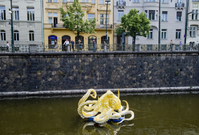 Socha obří chobotnice od autora Viktora Paluše.