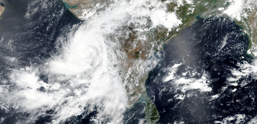 Satelitní fotografie cyklonu Nisarga. 