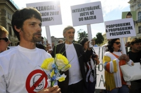 Zazněly ostré názory, policisté ale zasahovat nemuseli.