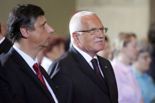 Václav Klaus naznačil i svůj nesouhlas se současnou českou politikou.