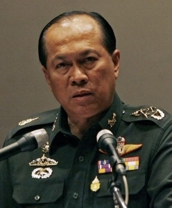 Generál Anupong Paočinda.