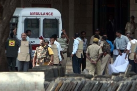 Počet obětí teroristických útoků v Bombaji stále stoupá.