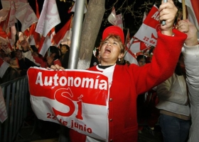 Stoupenci autonomie regionu Tarija oslavují výsledky referenda.