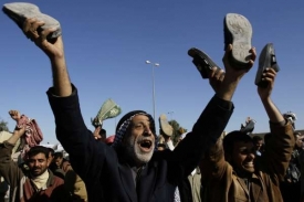 Propusťte Zajdího, volají stovky lidí v irácké Kúfě.