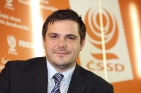 Karel Březina. Bývalý ministr teď šéfuje eurokampaň ČSSD.