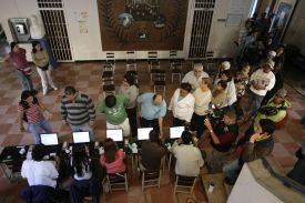 Volební místnost v Caracasu