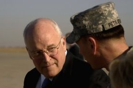 Americký viceprezident Cheney přicestoval nečekaně do Iráku.