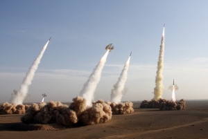 Vojenské cvičení íránských raketových sil (2006).