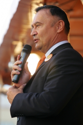 Vladimír Dryml na předvolebním mítinku.