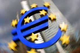 Světová krize ohrožuje rozšíření eurozóny.