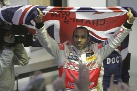 Lewis Hamilton se dočkal vysněného titulu.