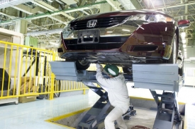 První sériové auto na vodíkové články na světě - Honda FCX Clarity - bylo vyrobeno 16. června 2008.
