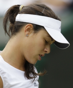 Ana Ivanovičová. Světová jednička ve Wimbledonu dohrála.