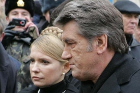 Juščenko a Tymošenková vyzvali Moskvu, aby nekrátila dodávky.