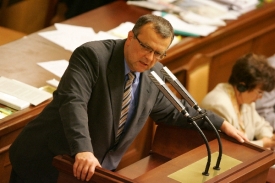 Kalouska chce dostat z vlády předseda KDU-ČSL Jiří Čunek.