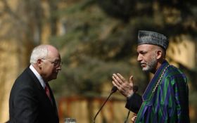 Afghánský prezident Karzáí a americký viceprezident Cheney.