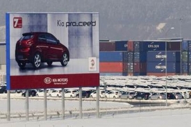 Automobilka Kia Motors zastavila kvůli plynu na Slovensku výrobu.