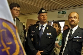 Luděk Kula a ředitel Vazební věznice Brno Karel Schmeidler (vpravo)
