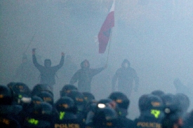 Členové Dělnické strany se v Litvínově utkali s tisícovkou policistů.