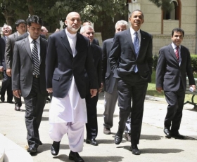 Obama s afghánským prezidentem Karzáím, přezdívaným starosta Kábulu.