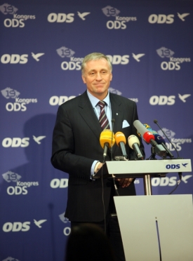 Mirek Topolánek na tiskové konferenci po svém znovuzvolení.