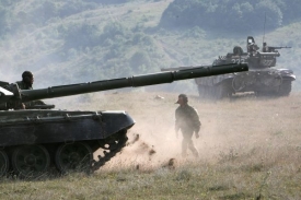 Ruské tanky poblíž regionálního střediska Cchinvali.