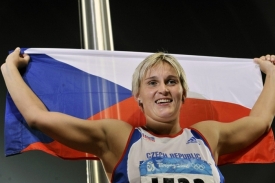 Barbora špotáková se raduje z olympijského zlata.