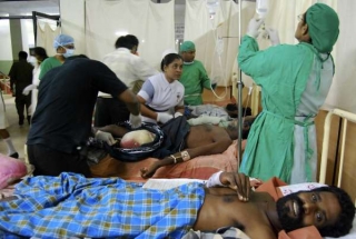 Tamilští civilisté zranění při prudkých bojích.
