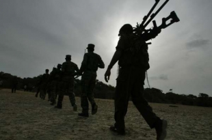Srílanská armáda vytlačuje tamilské bojovníky z jejich bašt.