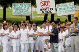 Zdravotníci ostravské fakultní nemocnice se zapojili do stávky.