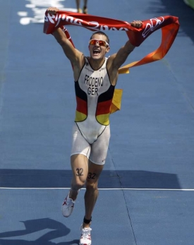 Německý zlatý medailista v triatlonu Jan Frodeno.