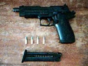 Pistole, kterou vrah avizoval střílení