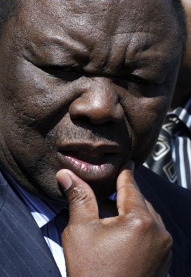 Těžké dilema opozičního kandidáta na úpřad prezidenta Tsvangiraje.