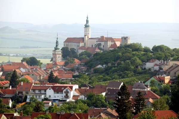 Mikulovský majetek Dietrichsteina byl zabaven kvůli členství v NSDAP.