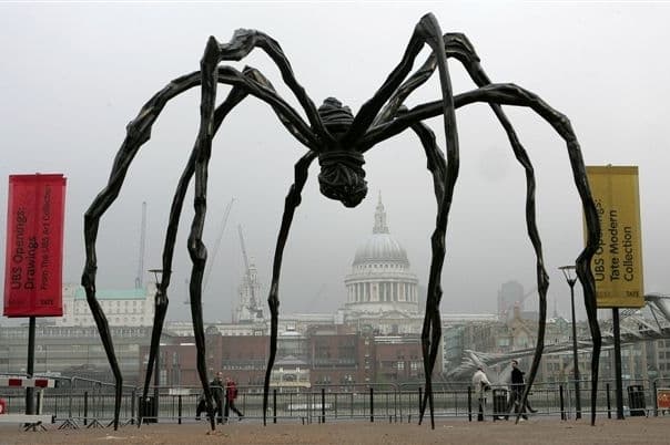 Z díla Louise Bourgeoisové.