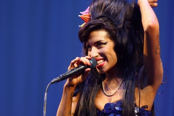 Zpěvačku Amy Winehouseovou našli mrtvou v jejím londýnském domě.