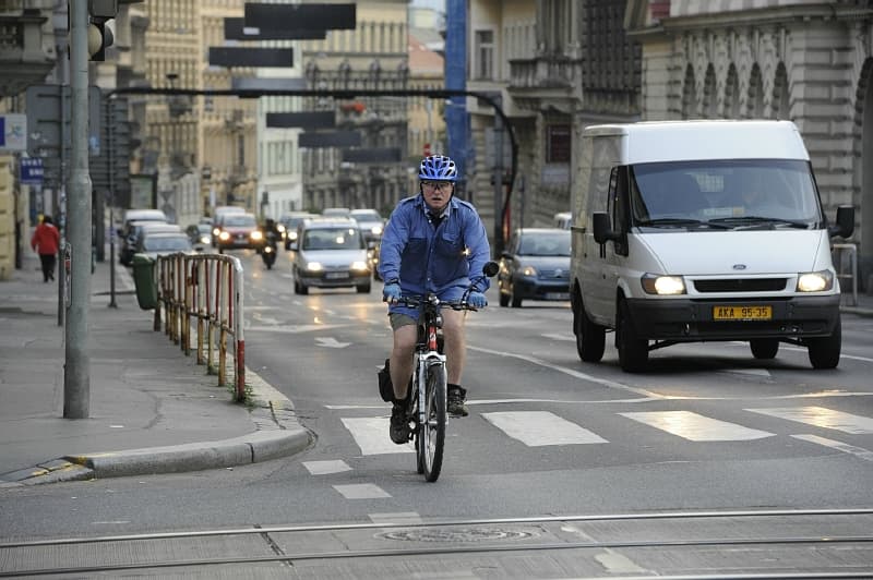 Přestože v Praze již jsou skupiny dobrovolníků, kteří se o bikesharing snaží, Praha se rozhodla pro výběr jednoho provozovatele, a to na základě zkušeností z jiných měst (ilustrační foto).