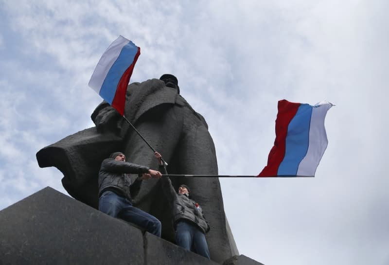 Proruští demonstranti ve východoukrajinském Doněcku.