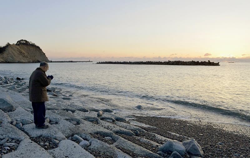 Japonsko si 11. března připomíná tři roky od ničivého zemětřesení a tsunami. Více než dva a půl tisíce lidí se stále pohřešuje.