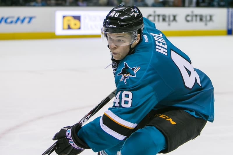 Tomáš Hertl se vrátil do dresu Sharks a užívá si play-off.