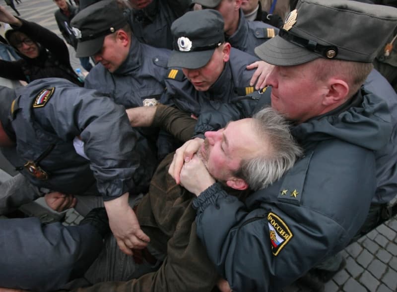 Z demonstrace proti Putinovi v Petrohradě.