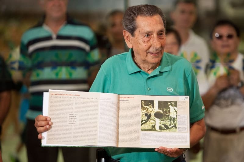 Alcides Ghiggia, bývalý fotbalista, který i v 87 letech straší Brazílii.