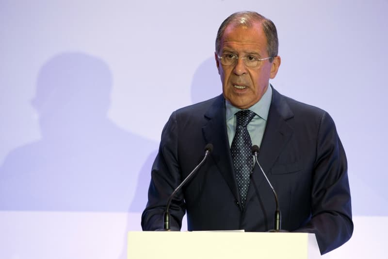 Sergej Lavrov ujistil Ukrajinu, že ruské vedení má zájem na dialogu s novým prezidentem.