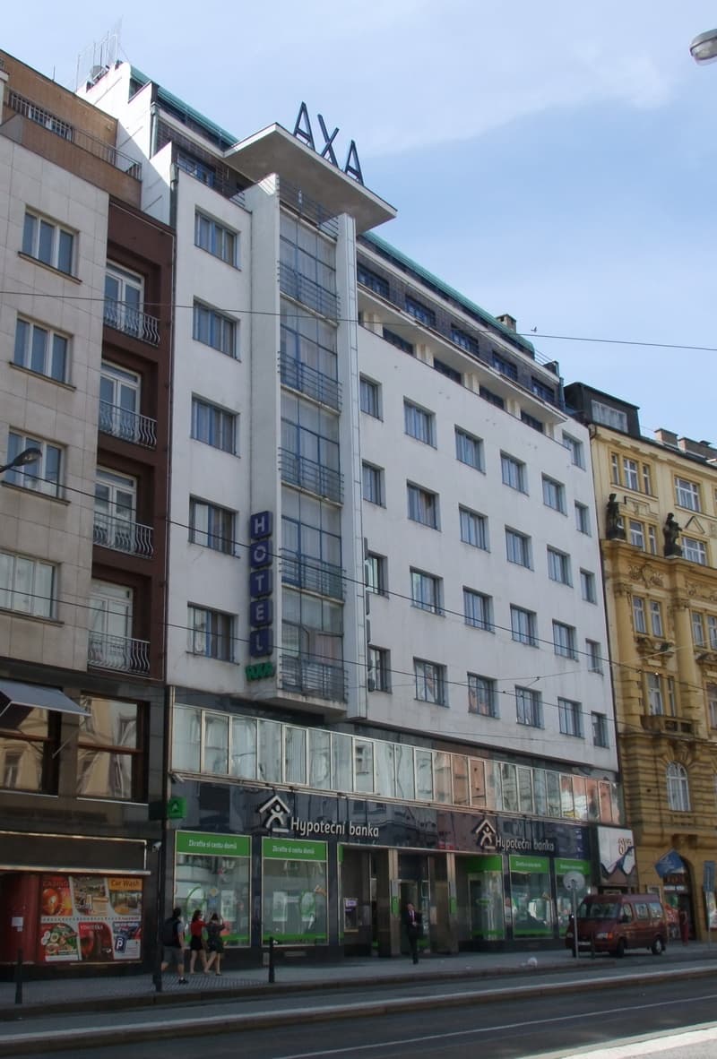 Jedna z nových kulturních památek: hotel AXA.