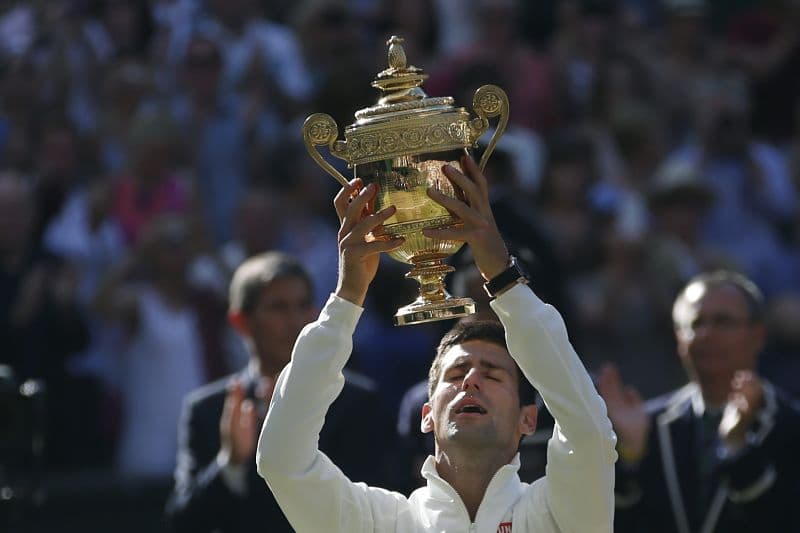 Novak Djokovič porazil v pěti setech Federera a může se radovat z druhého titulu ve Wimbledonu.