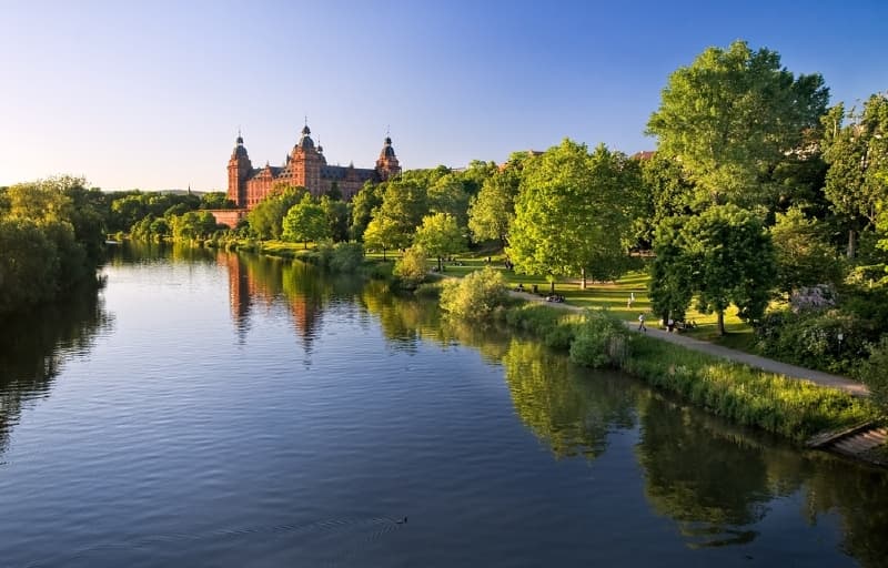 Cyklostezka podél řeky Mohan, Německo. (Foto: Shutterstock.com)