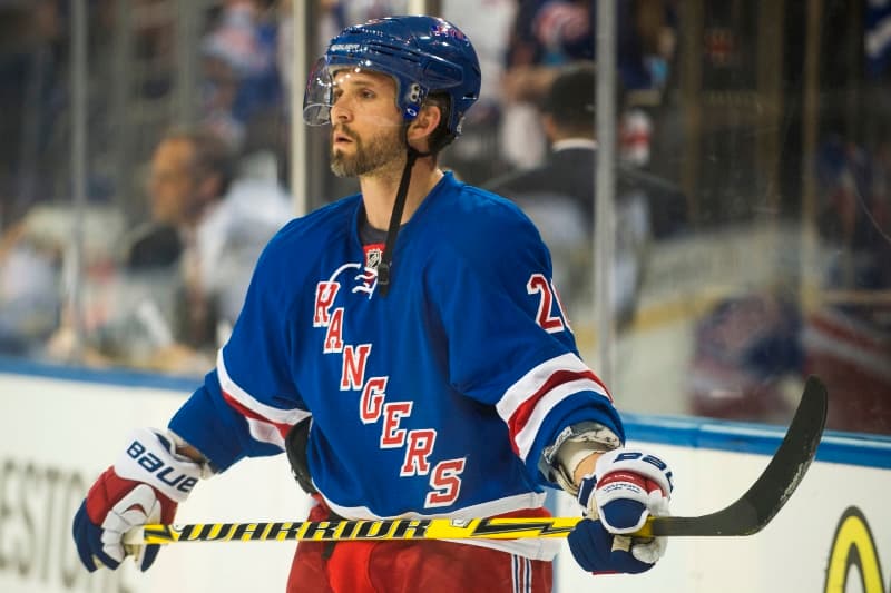 Kanadský útočník Martin St. Louis se loučí s kariérou. Během 16 let v NHL vyhrál Stanley Cup i olympijské zlato.