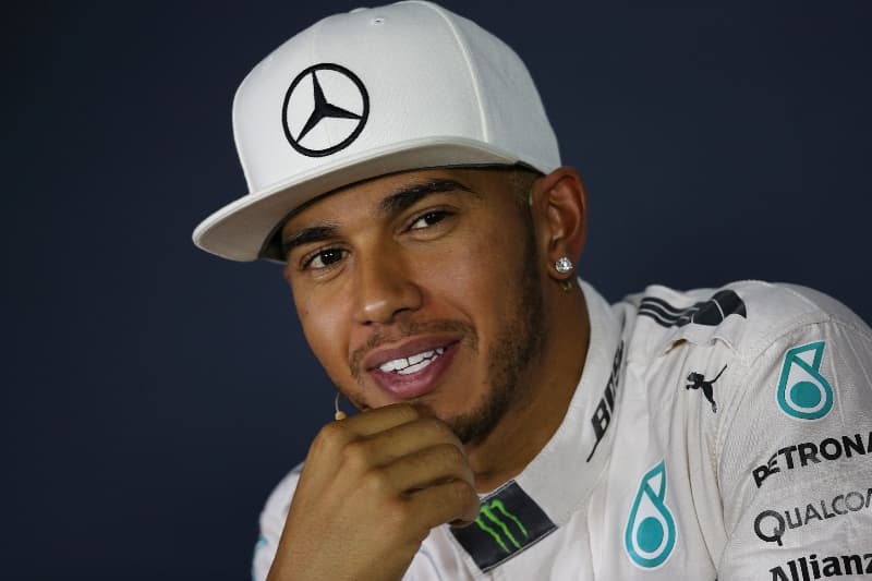 Lewis Hamilton nechce třetím titulu zatím ani slyšet. 